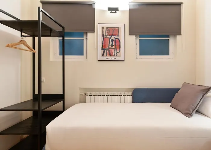 Senor Urgell Apartment By Olala Homes